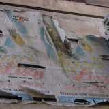 Piccoli tesori simili ai manifesti del Dopoguerra che scovammo qualche anno in via Niccolai, nel quartiere Libert�: fogli che nel frattempo non hanno resistito all'incuria, finendo per essere cancellati per sempre